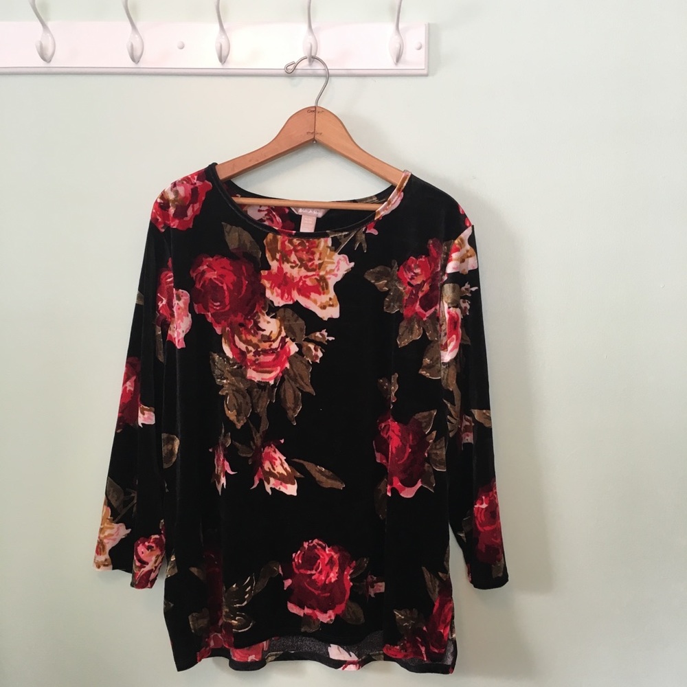 White Stag velvety 3/4 length long sleeve floral